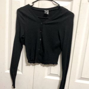 black long sleeve tee-shirt